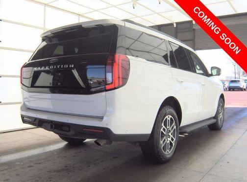 Oxford White 2025 Ford Expedition Active
