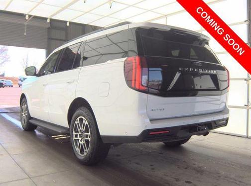 Oxford White 2025 Ford Expedition Active