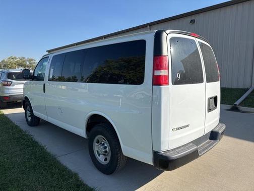 2017 Chevrolet Express 2500 LS