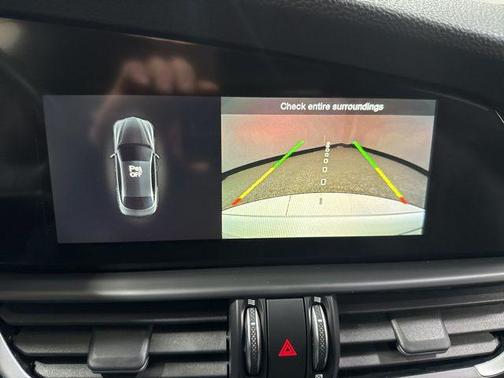 Alfa White 2022 Alfa Romeo Giulia Ti