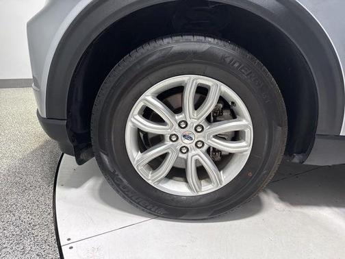 Silver Metallic 2021 Ford Explorer Base
