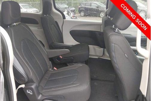 Granite Crystal Metallic Clearcoat 2020 Chrysler Voyager LX