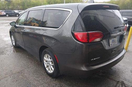 Granite Crystal Metallic Clearcoat 2020 Chrysler Voyager LX