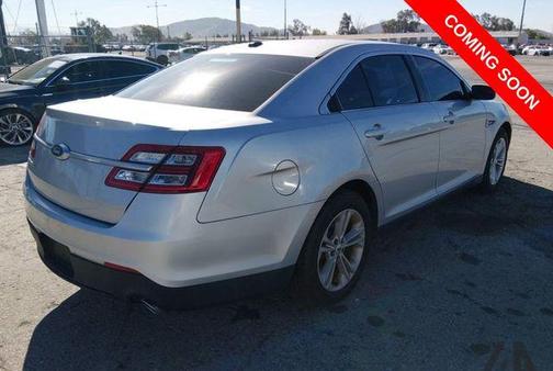 Ingot Silver 2018 Ford Taurus SE