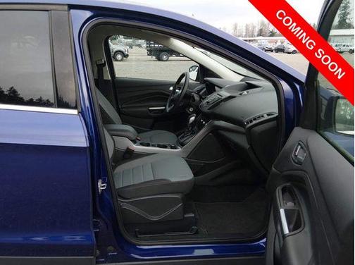 Deep Impact Blue 2016 Ford Escape SE