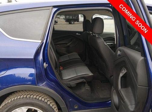 Deep Impact Blue 2016 Ford Escape SE