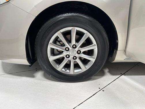Champagne Mica 2013 Toyota Camry Hybrid LE