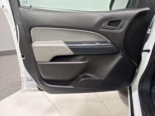 Summit White 2016 Chevrolet Colorado WT