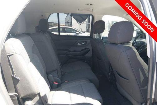 Silver Ice Metallic 2020 Chevrolet Traverse LS