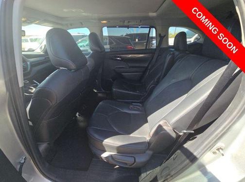 Celestial Silver Metallic 2021 Toyota Highlander Platinum