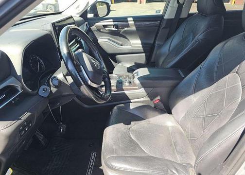 Celestial Silver Metallic 2021 Toyota Highlander Platinum