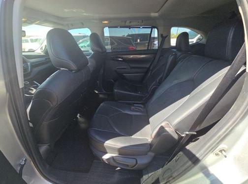 Celestial Silver Metallic 2021 Toyota Highlander Platinum