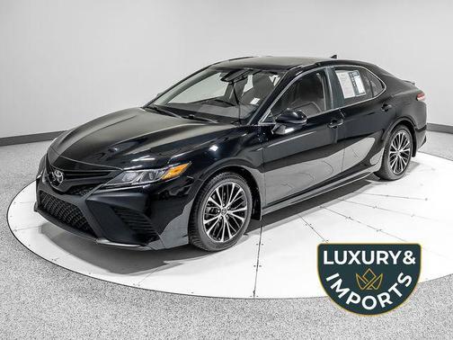 Midnight Black Metallic 2020 Toyota Camry SE