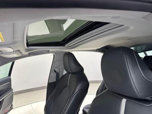 Midnight Black Metallic 2020 Toyota Camry SE