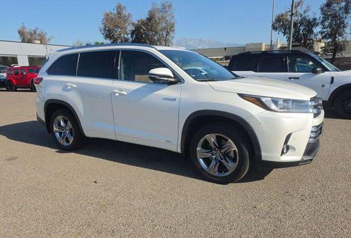 Blizzard Pearl 2019 Toyota Highlander Hybrid Platinum