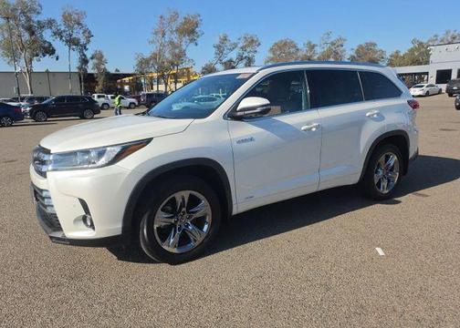 Blizzard Pearl 2019 Toyota Highlander Hybrid Platinum