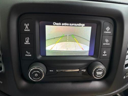 Diamond Black Crystal Pearlcoat 2018 Jeep Compass Sport