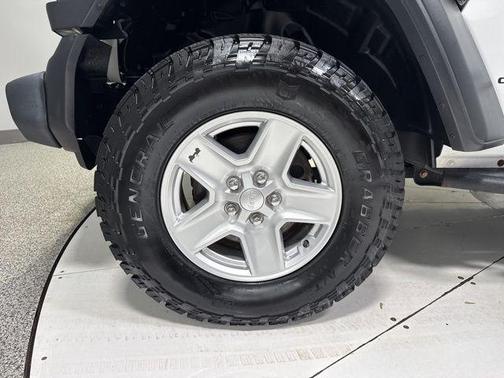 Bright White Clearcoat 2020 Jeep Gladiator Sport S