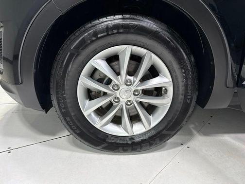 Ebony Black 2016 Kia Sorento LX