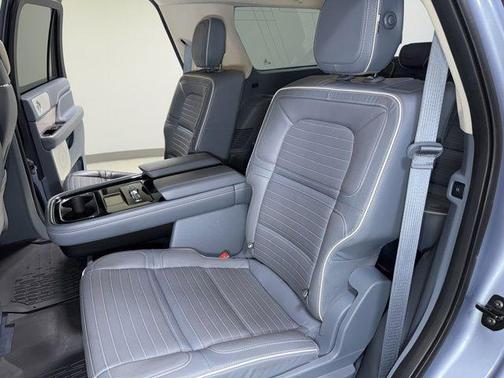 Crystal Blue Metallic 2019 Lincoln Navigator Black Label