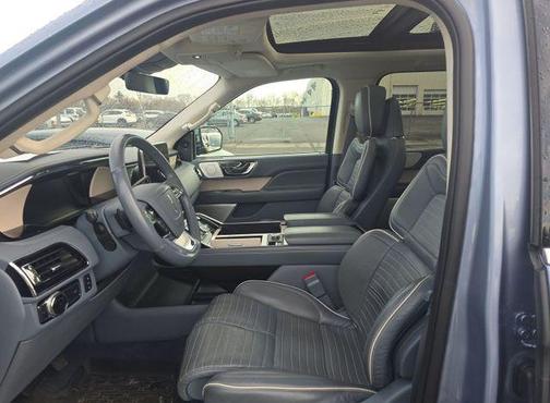 Crystal Blue Metallic 2019 Lincoln Navigator Black Label