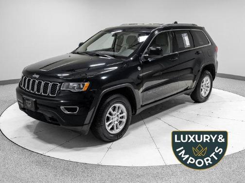 Diamond Black Crystal Pearlcoat 2019 Jeep Grand Cherokee Laredo