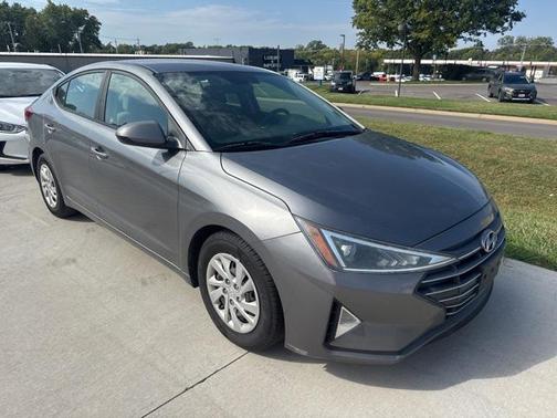 2019 Hyundai ELANTRA SE