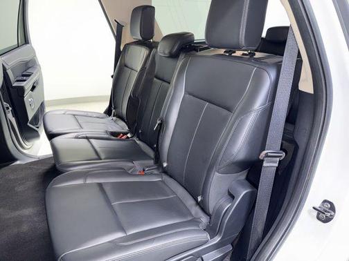 Oxford White 2023 Ford Expedition XLT