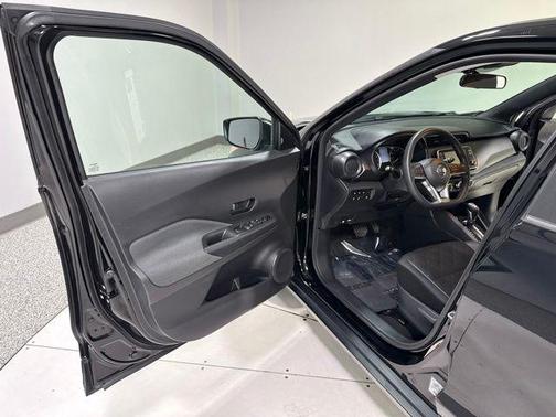 Super Black 2020 Nissan Kicks S