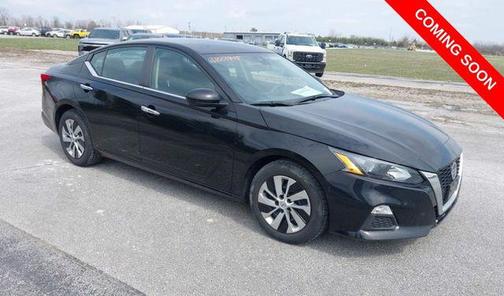 Super Black Clearcoat 2022 Nissan Altima S FWD