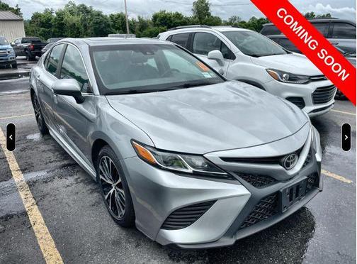 Celestial Silver Metallic 2018 Toyota Camry SE