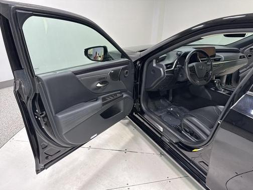 2019 Lexus ES 350 Ultra Luxury