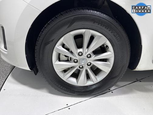 2018 Kia Sedona L
