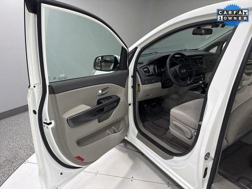 2018 Kia Sedona L