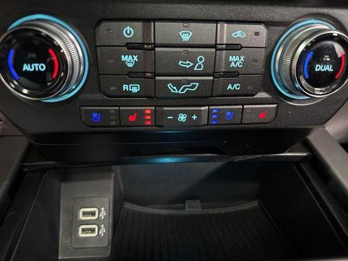 Black Metallic 2019 Ford F-150 Platinum