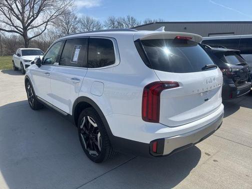 Glacial White Pearl 2025 Kia Telluride S