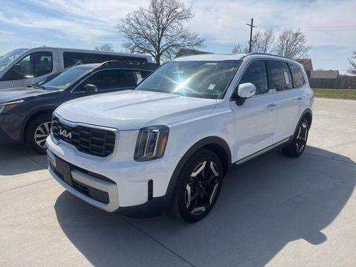 Glacial White Pearl 2025 Kia Telluride S