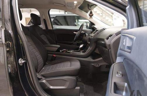 Shadow Black 2018 Ford Edge SE