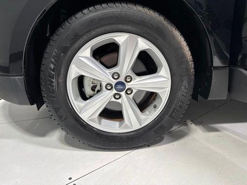 Shadow Black 2018 Ford Edge SE