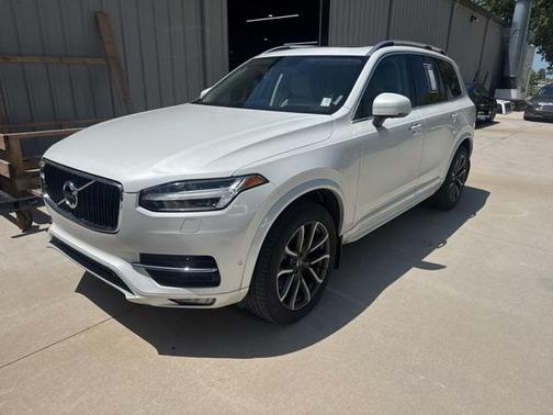 2017 Volvo XC90 T6 Momentum