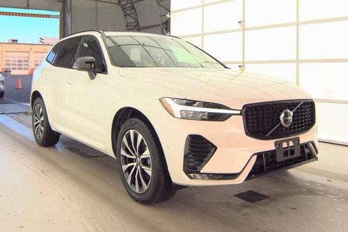 2025 Volvo XC60 B5 Plus