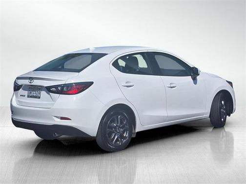 2020 Toyota Yaris Sedan LE