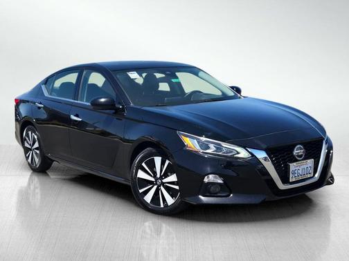 Super Black 2019 Nissan Altima 2.5 SL