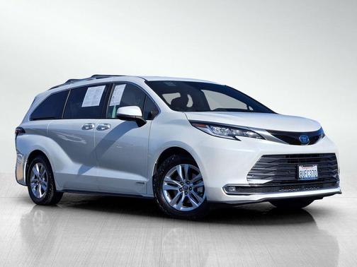 2021 Toyota Sienna Limited 7-Passenger