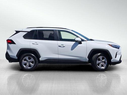 Ice Cap 2023 Toyota RAV4 XLE
