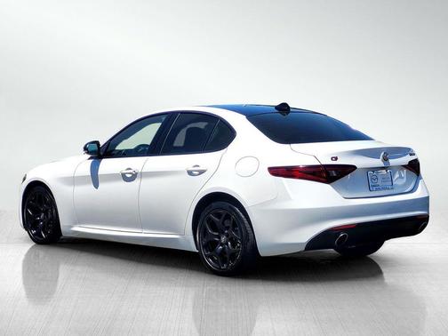 Alfa White 2021 Alfa Romeo Giulia Base