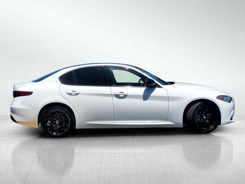 Alfa White 2021 Alfa Romeo Giulia Base