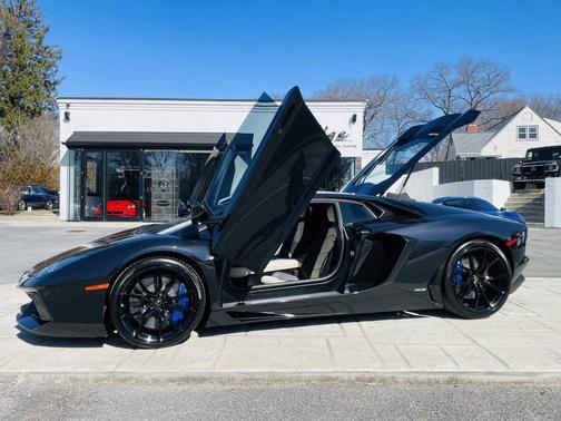 2015 Lamborghini Aventador LP 700 4 AWD 2dr Coupe