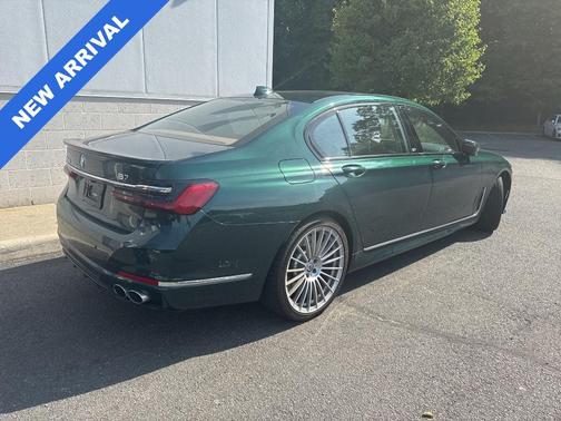 ALPINA Green Metallic 2022 BMW ALPINA B7 xDrive