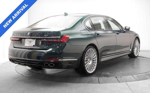 ALPINA Green Metallic 2022 BMW ALPINA B7 xDrive